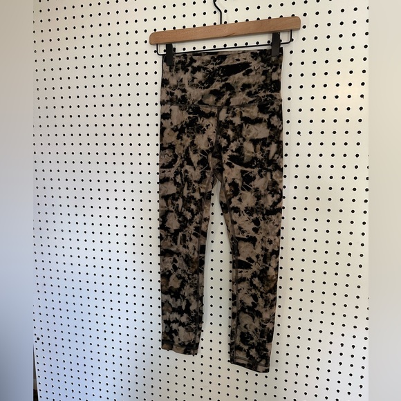 Lululemon Wunder Train High-Rise Crop 23” in Dispersed Light Raw Linen Multi - Picture 4 of 8